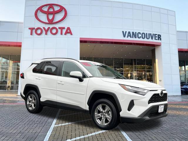 2022 Toyota RAV4 XLE AWD photo