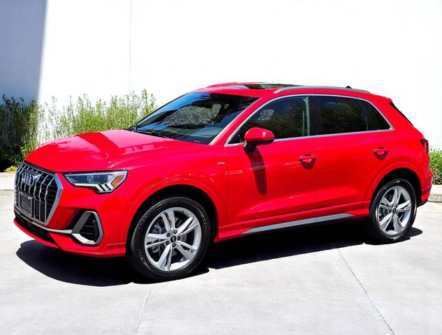 2023 Audi Q3 S line Premium AWD photo