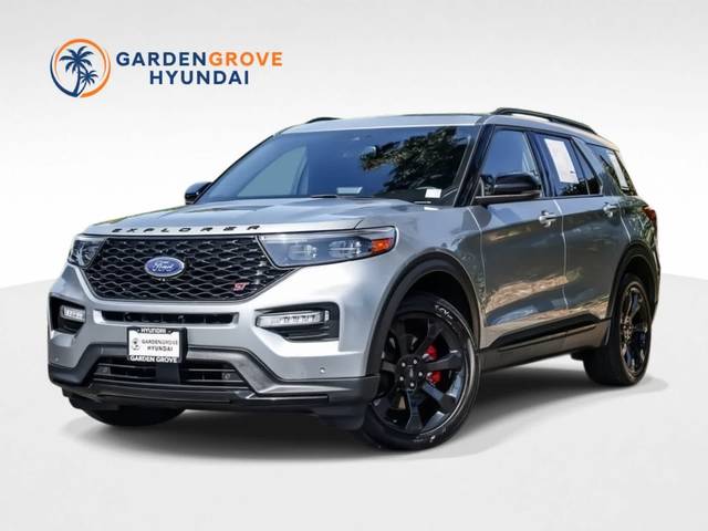 2022 Ford Explorer ST 4WD photo
