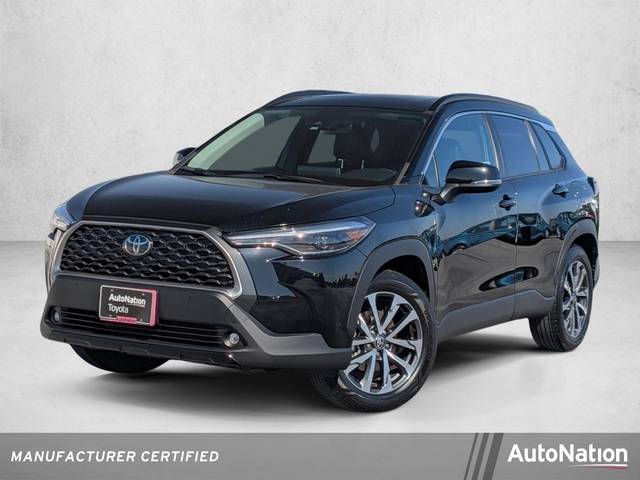 2022 Toyota Corolla Cross XLE AWD photo
