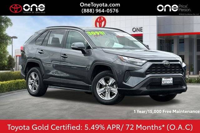 2022 Toyota RAV4 XLE FWD photo