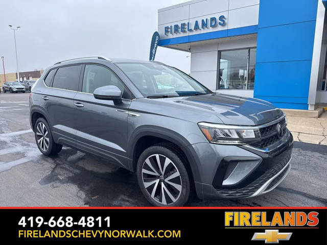 2023 Volkswagen Taos SE FWD photo