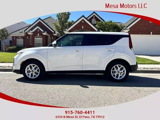 2022 Kia Soul LX FWD photo