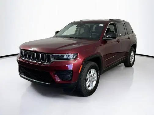 2023 Jeep Grand Cherokee Laredo 4WD photo