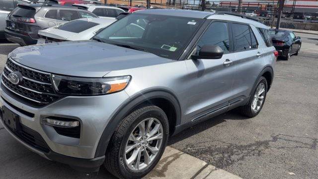 2022 Ford Explorer XLT 4WD photo