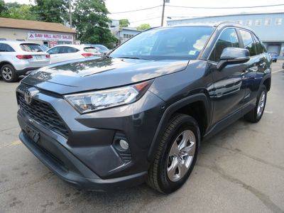 2022 Toyota RAV4 XLE AWD photo