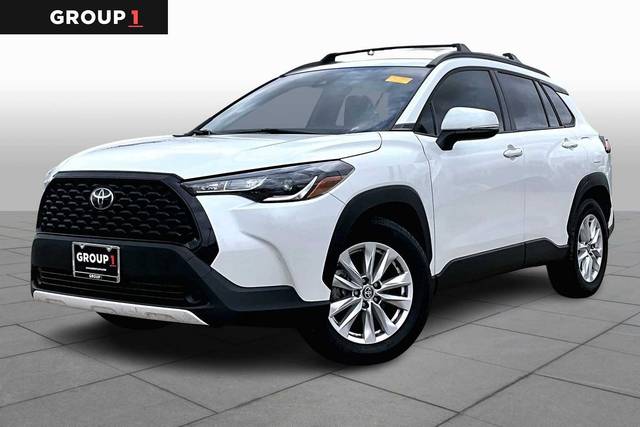 2022 Toyota Corolla Cross LE FWD photo