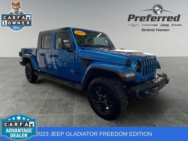 2023 Jeep Gladiator Freedom 4WD photo