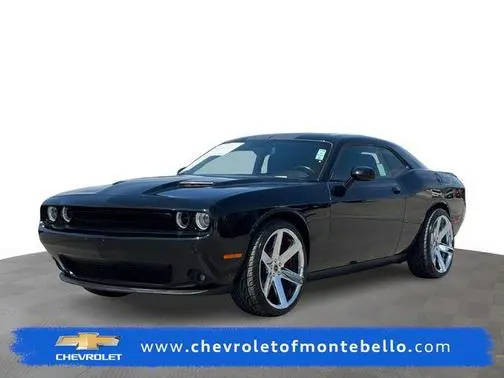 2022 Dodge Challenger SXT RWD photo