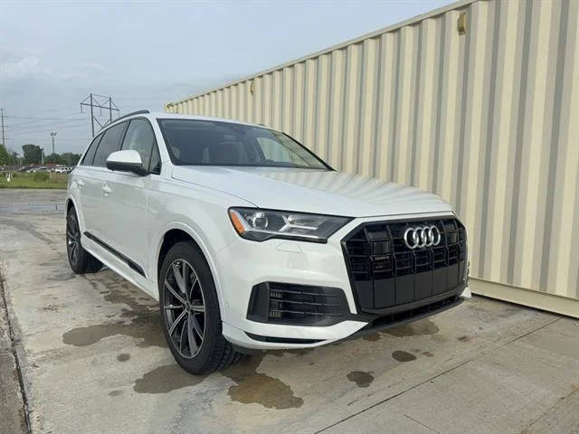 2023 Audi Q7 Premium Plus AWD photo