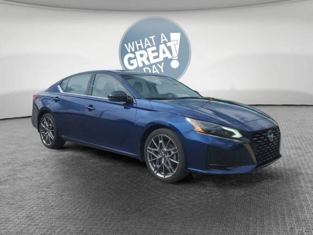 2023 Nissan Altima 2.0 SR FWD photo