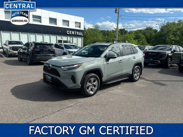 2022 Toyota RAV4 XLE AWD photo
