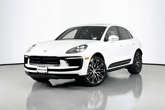 2023 Porsche Macan  AWD photo