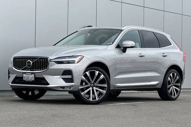 2023 Volvo XC60 Ultimate Bright Theme FWD photo