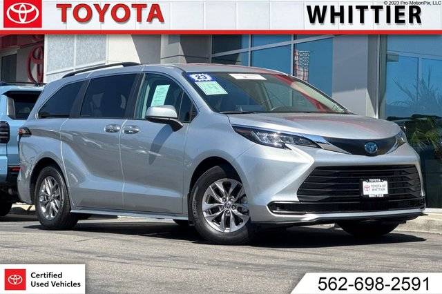 2023 Toyota Sienna LE AWD photo