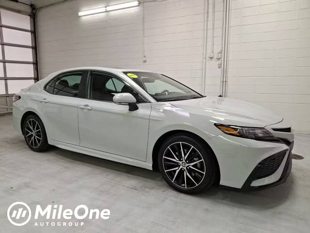 2023 Toyota Camry Hybrid SE FWD photo