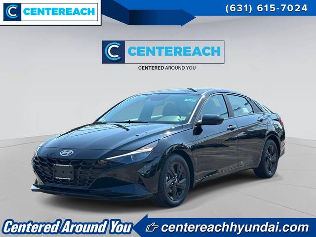 2023 Hyundai Elantra SEL FWD photo