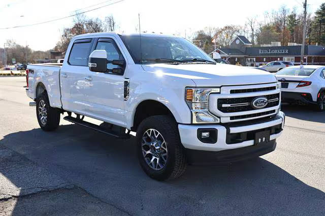 2022 Ford F-250 Super Duty LARIAT 4WD photo