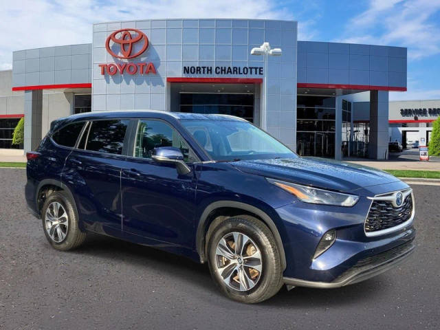 2023 Toyota Highlander Hybrid XLE FWD photo