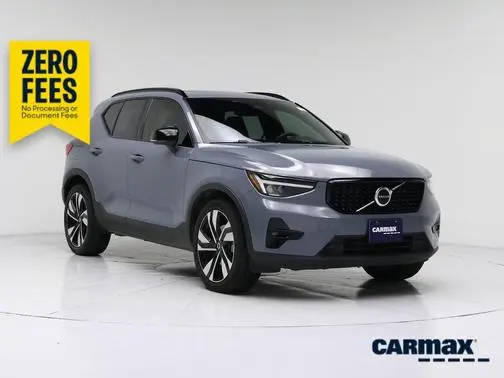 2023 Volvo XC40 Plus Dark Theme AWD photo