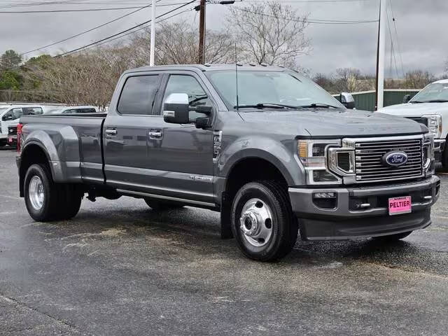 2022 Ford F-350 Super Duty Platinum 4WD photo