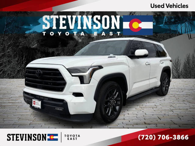 2023 Toyota Sequoia SR5 4WD photo