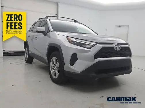 2022 Toyota RAV4 XLE FWD photo