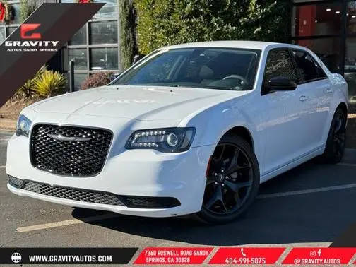 2022 Chrysler 300 Touring RWD photo