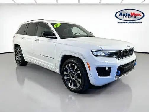 2022 Jeep Grand Cherokee Overland 4WD photo