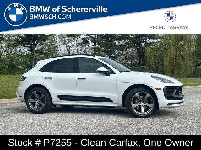 2023 Porsche Macan  AWD photo