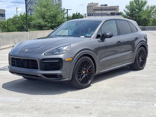 2023 Porsche Cayenne GTS AWD photo