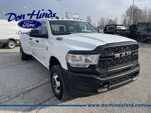 2022 Ram 3500 Tradesman 4WD photo