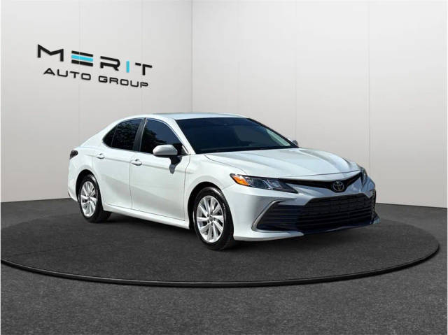 2023 Toyota Camry LE FWD photo
