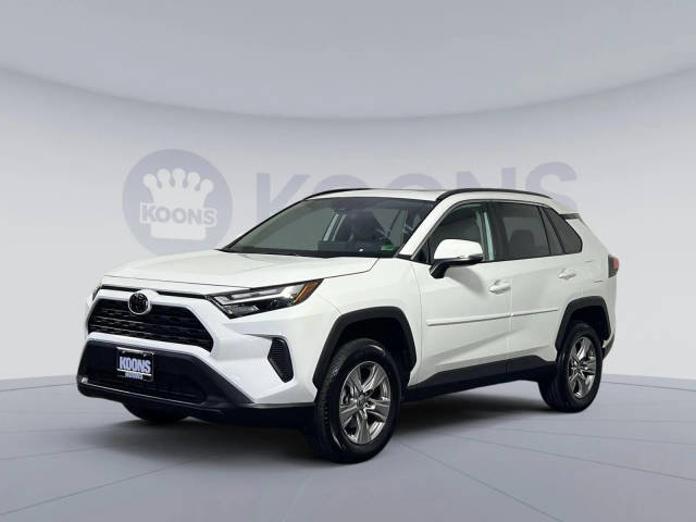 2022 Toyota RAV4 XLE AWD photo