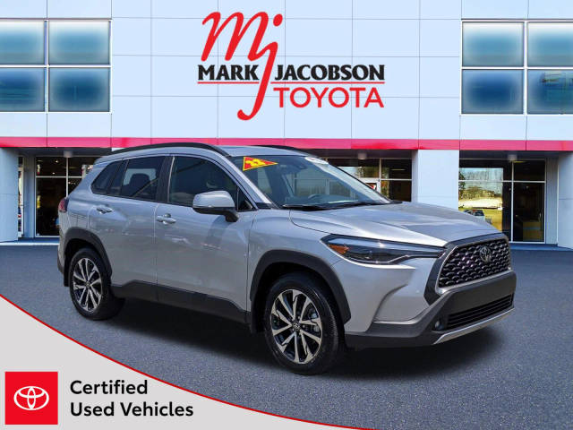 2022 Toyota Corolla Cross XLE AWD photo