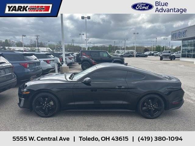 2022 Ford Mustang EcoBoost RWD photo