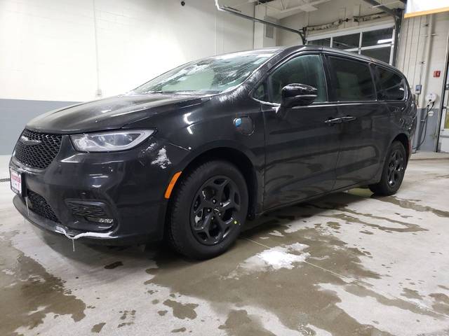 2022 Chrysler Pacifica Minivan Hybrid Limited FWD photo