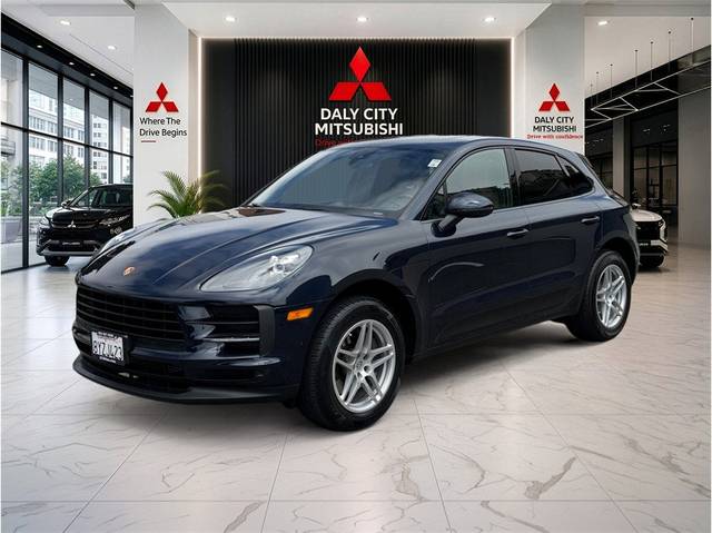 2021 Porsche Macan AWD photo
