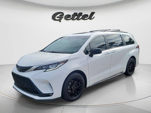 2023 Toyota Sienna XSE FWD photo