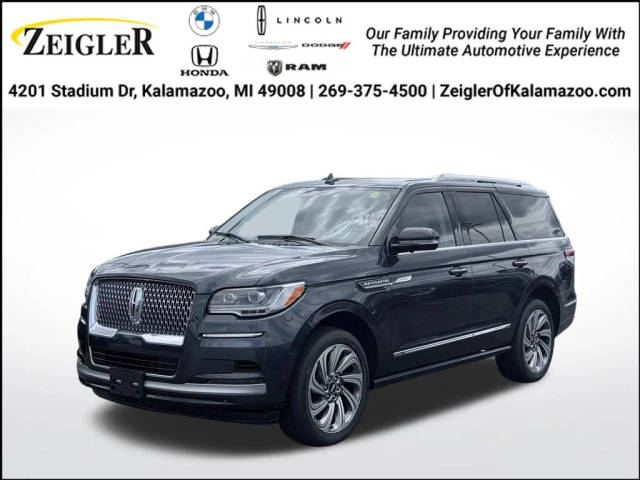 2022 Lincoln Navigator Standard 4WD photo