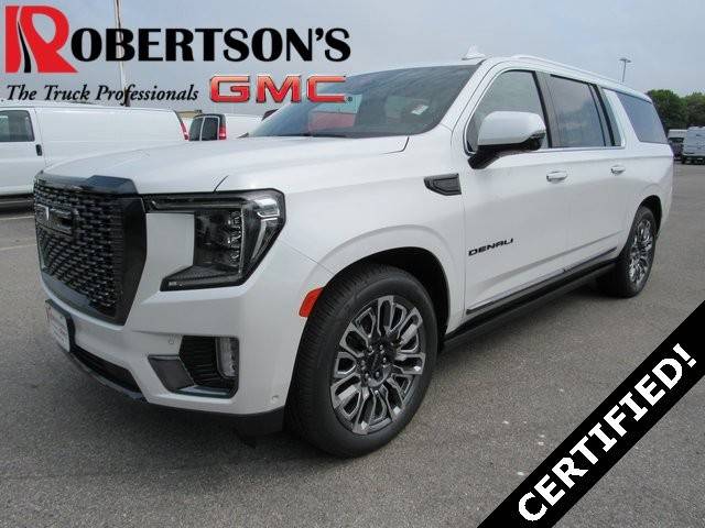 2023 GMC Yukon XL Denali Ultimate 4WD photo