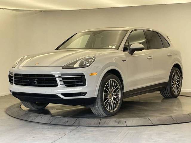 2023 Porsche Cayenne Platinum Edition E-Hybrid AWD photo