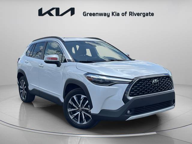 2022 Toyota Corolla Cross XLE FWD photo