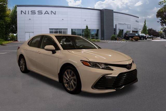 2023 Toyota Camry LE FWD photo