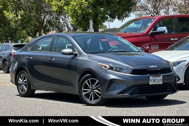 2023 Kia Forte LXS FWD photo