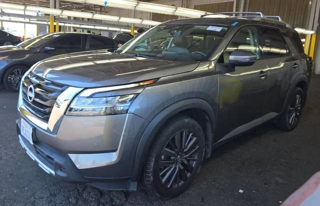 2023 Nissan Pathfinder SL FWD photo