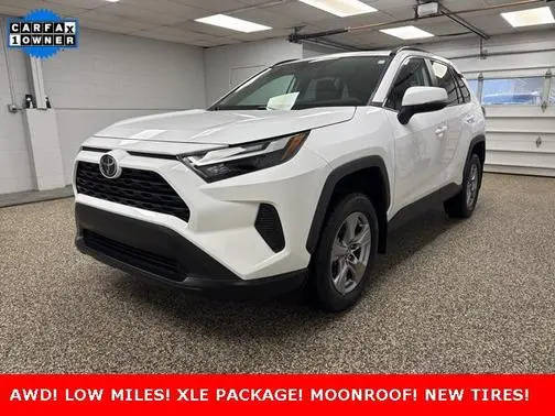 2022 Toyota RAV4 XLE AWD photo