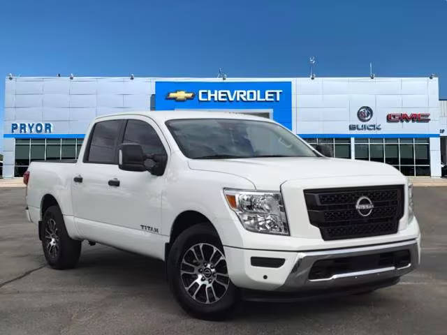 2023 Nissan Titan SV RWD photo