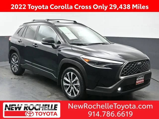 2022 Toyota Corolla Cross XLE AWD photo