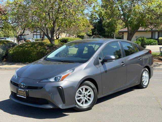 2022 Toyota Prius LE FWD photo